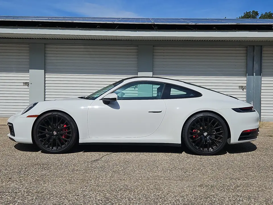 2022 Porsche 911 - Photo 15