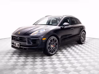 2022 Porsche Macan S's photo