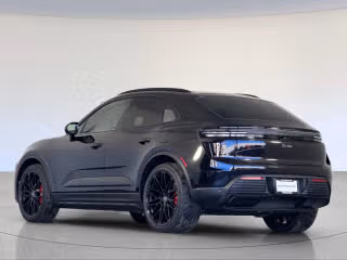 2025 Porsche Macan Turbo Electric - Photo 17
