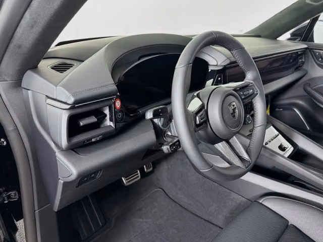 2025 Porsche Macan Turbo Electric - Photo 26