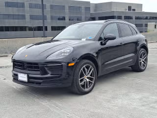 2023 Porsche Macan's photo