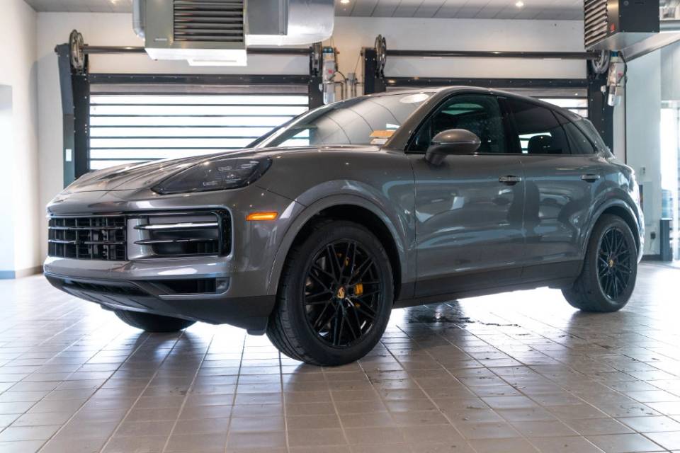 2024 Porsche Cayenne Base