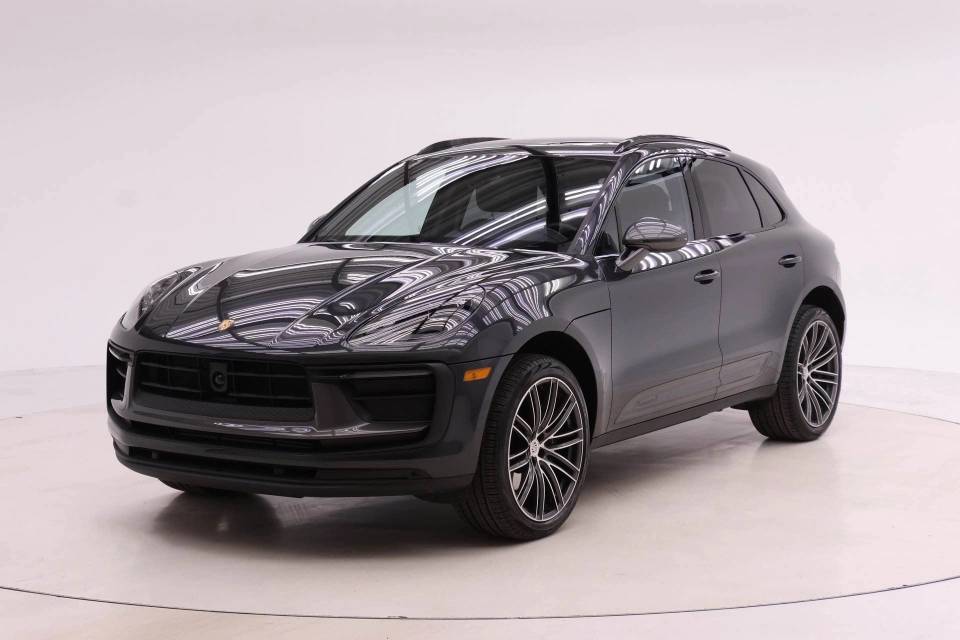 2025 Porsche Macan T