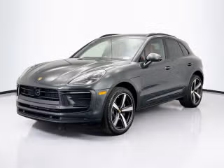 2026 Porsche Macan -'s photo