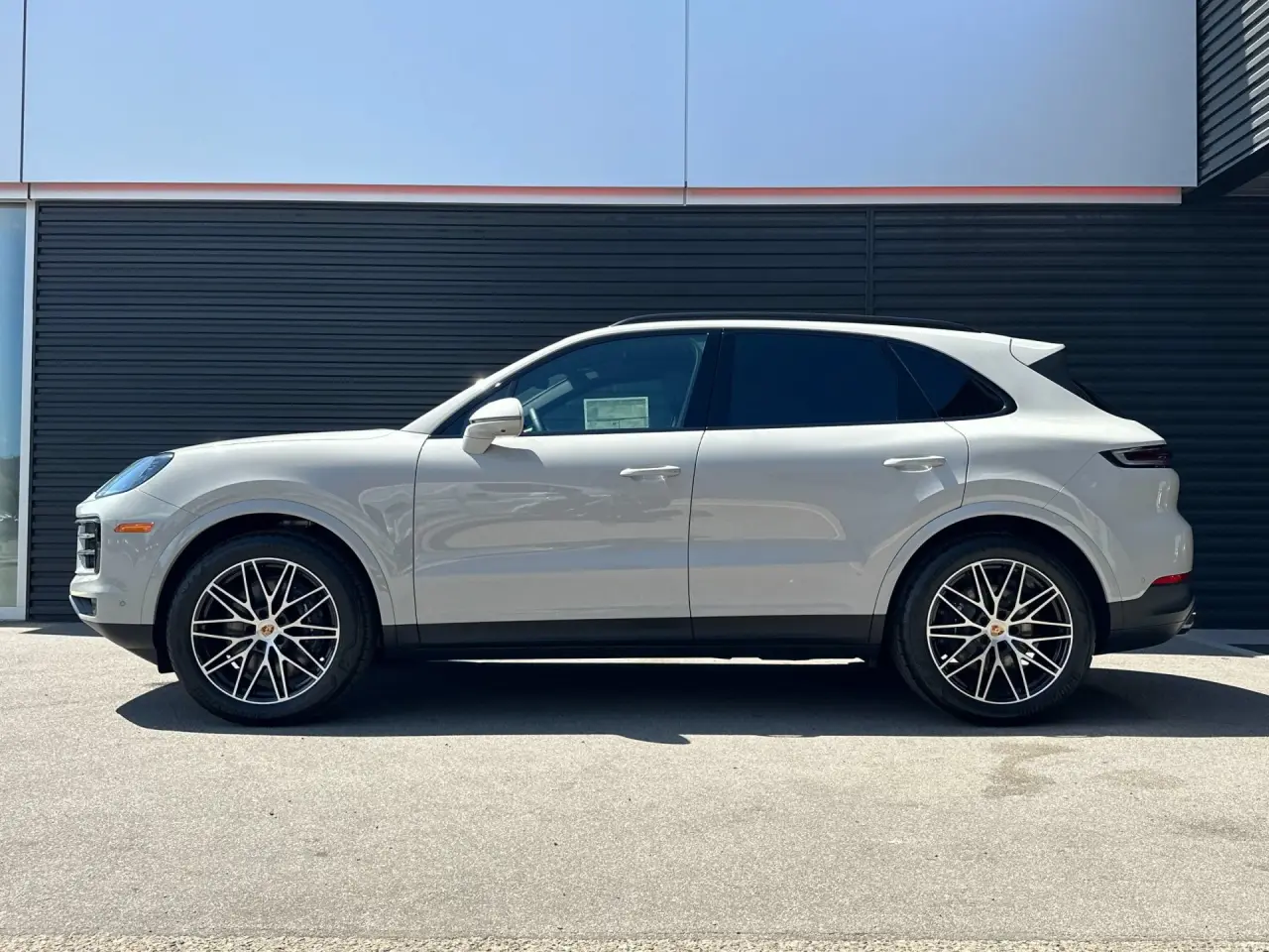 2026 Porsche Cayenne Base - Photo 16