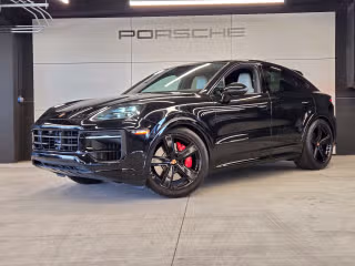 2025 Porsche Cayenne GTS's photo