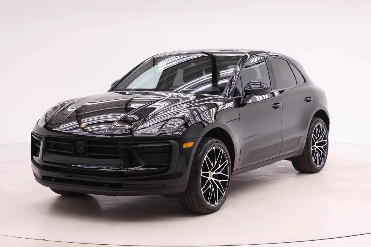 2025 Porsche Macan - Photo 8