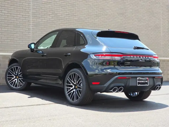 2025 Porsche Macan - Photo 22