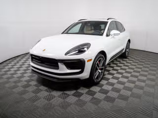 2022 Porsche Macan S's photo