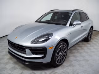 2026 Porsche Macan -'s photo