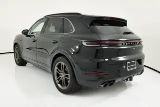 2026 Porsche Cayenne Turbo E-Hybrid - Photo 21