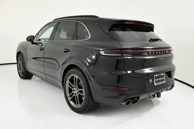 2026 Porsche Cayenne Turbo E-Hybrid - Photo 22