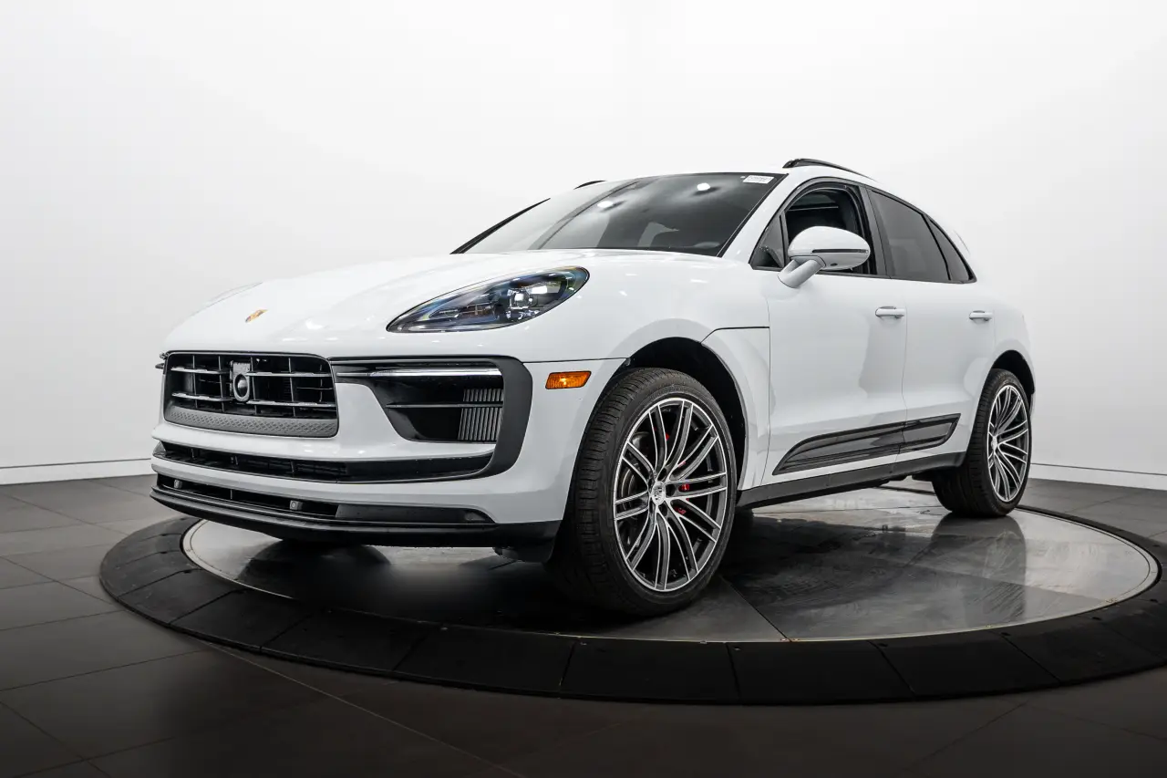 2026 Porsche Macan S - Photo 8