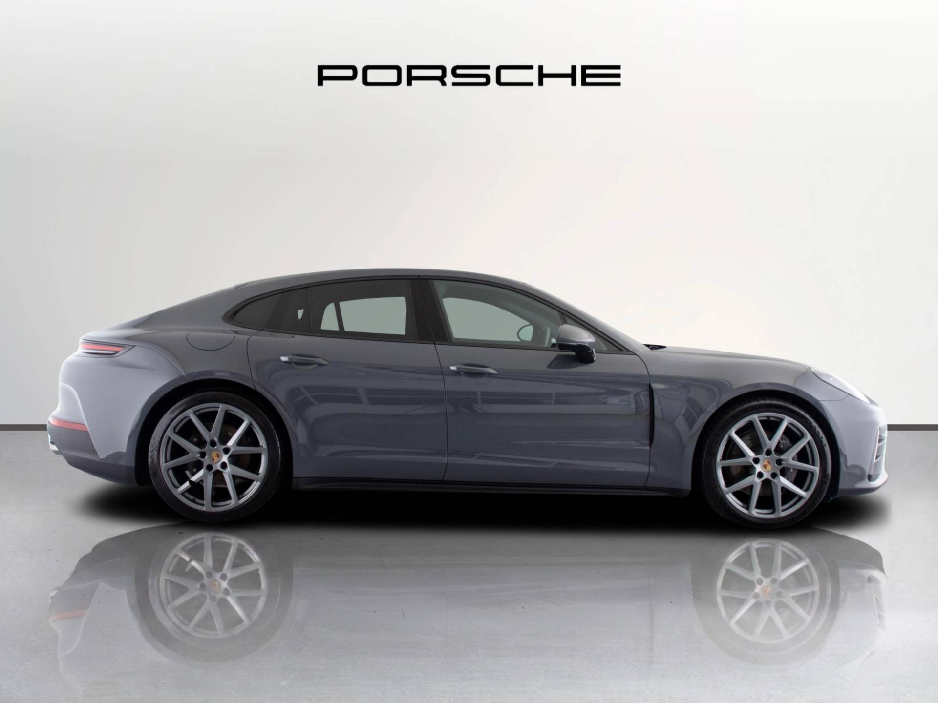 Panamera 4, photo 2 of 53