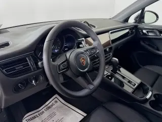 2026 Porsche Macan T - Photo 29