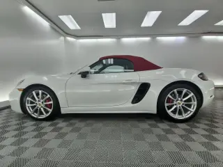 2022 Porsche 718 13
