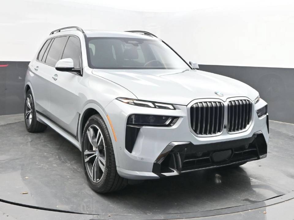 2023 BMW X7 40i