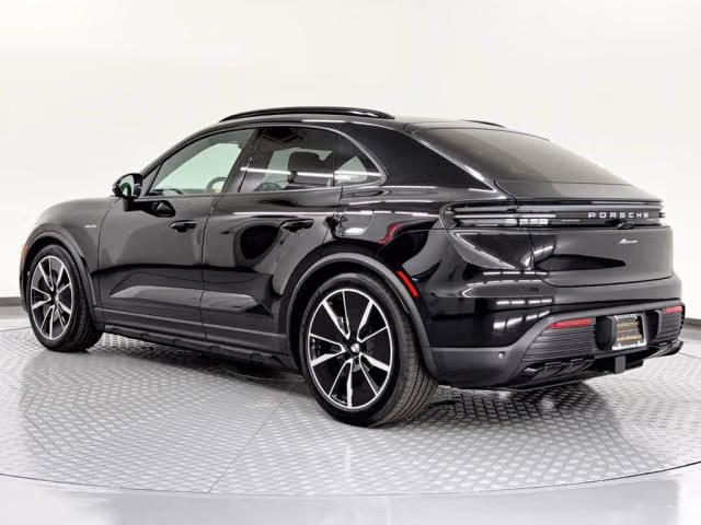 2025 Porsche Macan Base - Photo 18