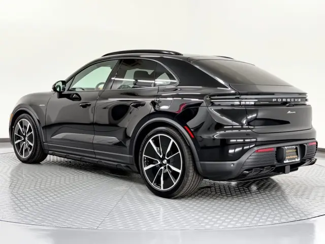 2025 Porsche Macan Base - Photo 22