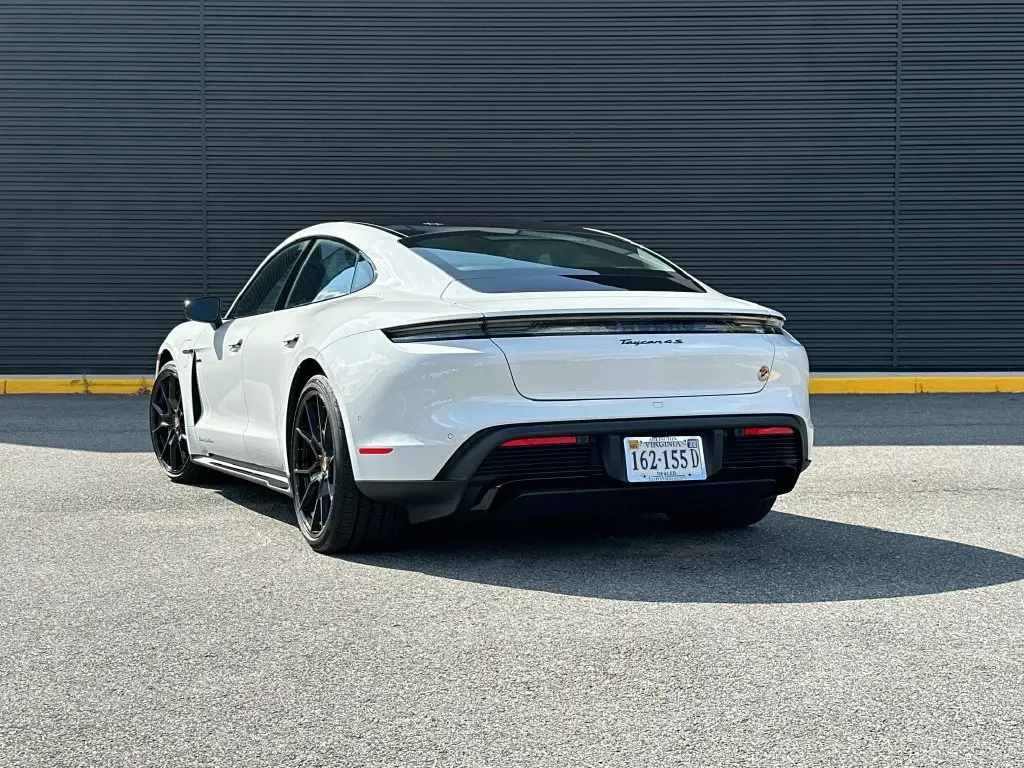 2026 Porsche Taycan S - Photo 24
