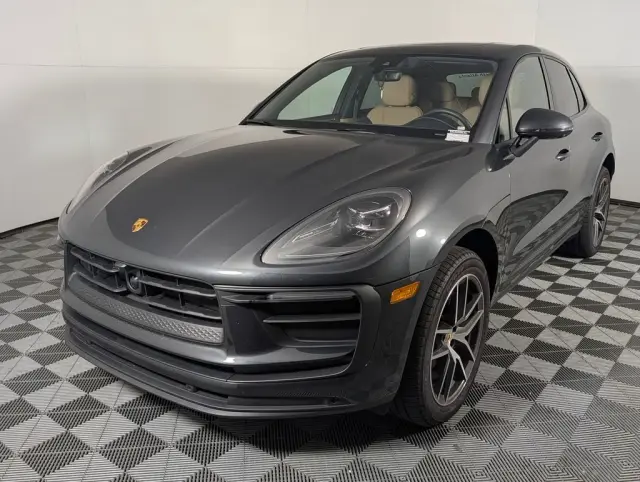 2026 Porsche Macan - Photo 6