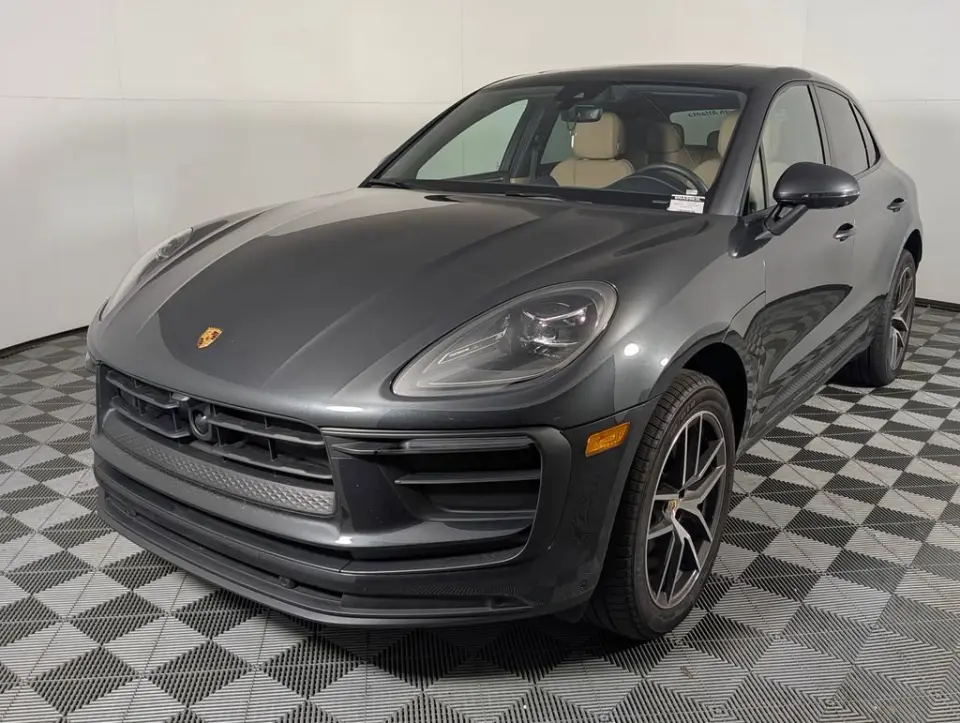 2026 Porsche Macan - Photo 7