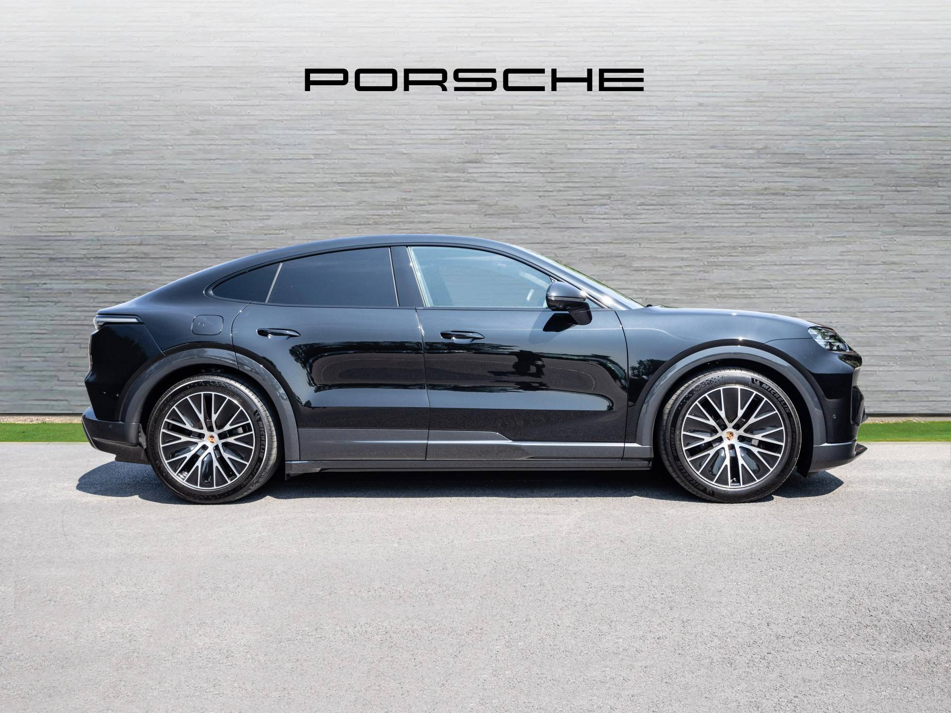 Cayenne Electric Coupé, photo 2 of 44