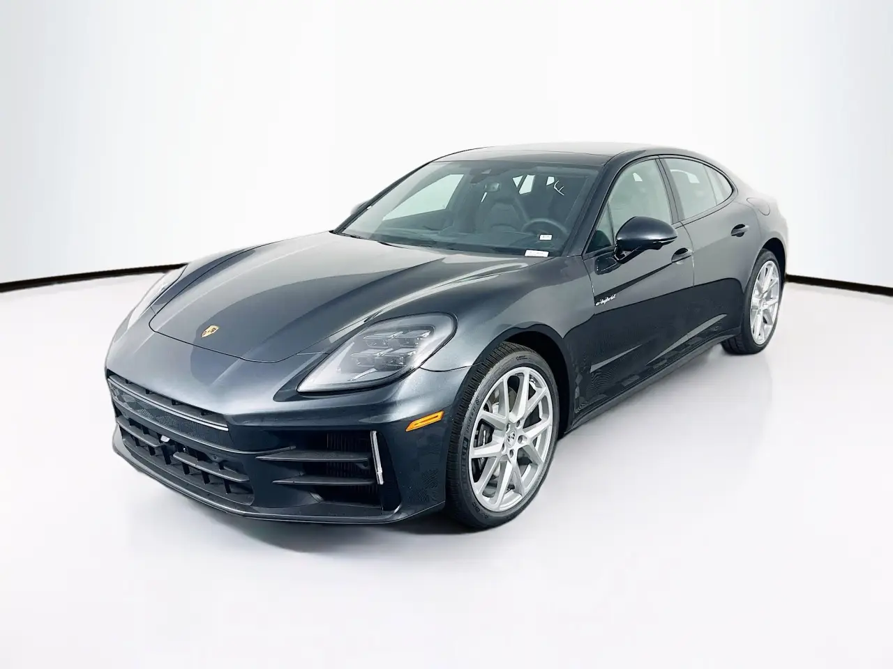 2025 Porsche Panamera 4 E-Hybrid - Photo 8