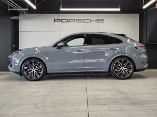 2026 Porsche Cayenne Coup Turbo E-Hybrid - Photo 13