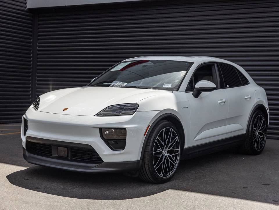 2025 Porsche Macan