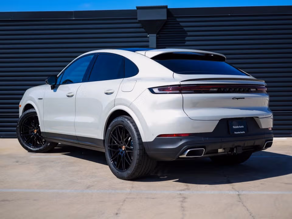 2026 Porsche Cayenne Coup E-Hybrid - Photo 19