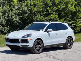 2023 Porsche Cayenne Platinum Edition's photo