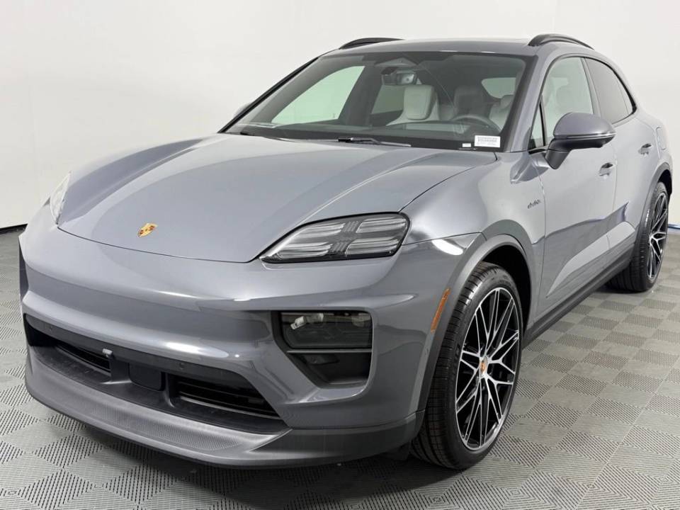 2026 Porsche Macan Base