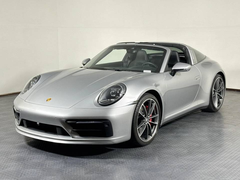 2023 Porsche 911 GTS
