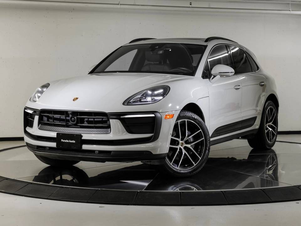 2023 Porsche Macan Base