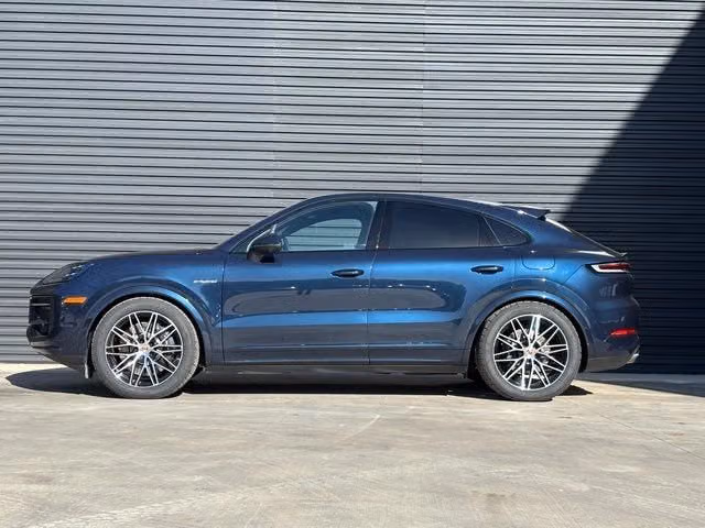 2026 Porsche Cayenne Coup E-Hybrid - Photo 10
