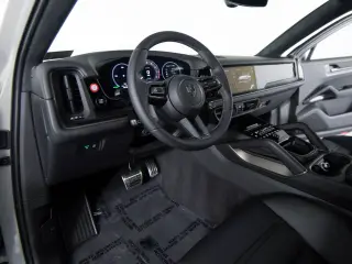 2026 Porsche Cayenne Coup Turbo E-Hybrid - Photo 29