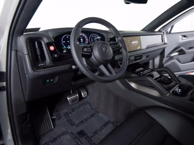 2026 Porsche Cayenne Coup Turbo E-Hybrid - Photo 26