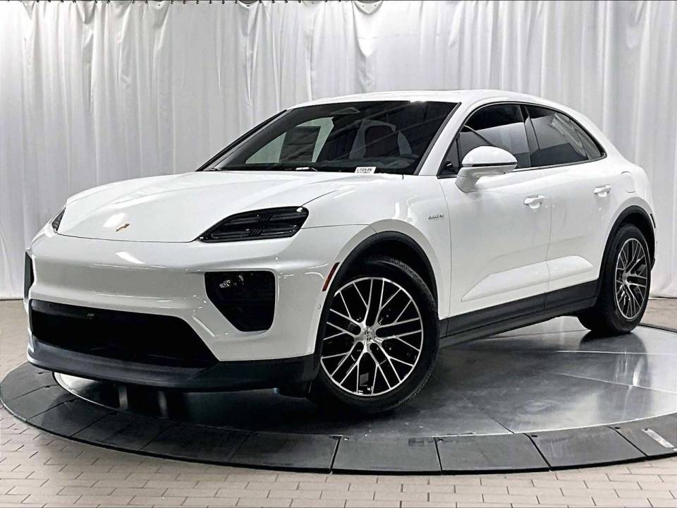 2026 Porsche Macan Base