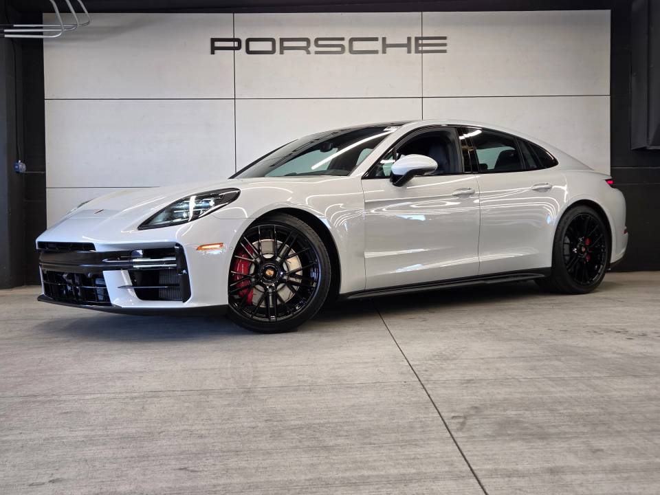 2026 Porsche Panamera
