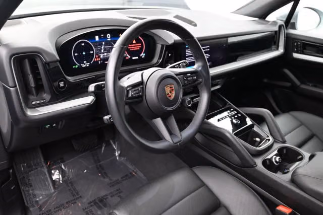 2025 Porsche Cayenne Base - Photo 26
