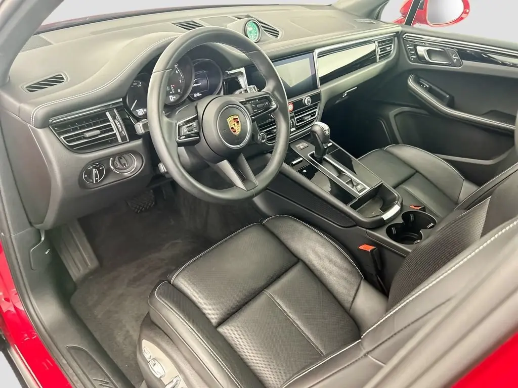 2025 Porsche Macan Base - Photo 32