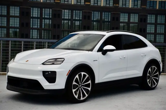 2025 Porsche Macan Base - Photo 6