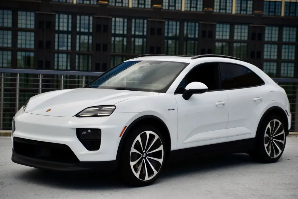 2025 Porsche Macan Base - Photo 7