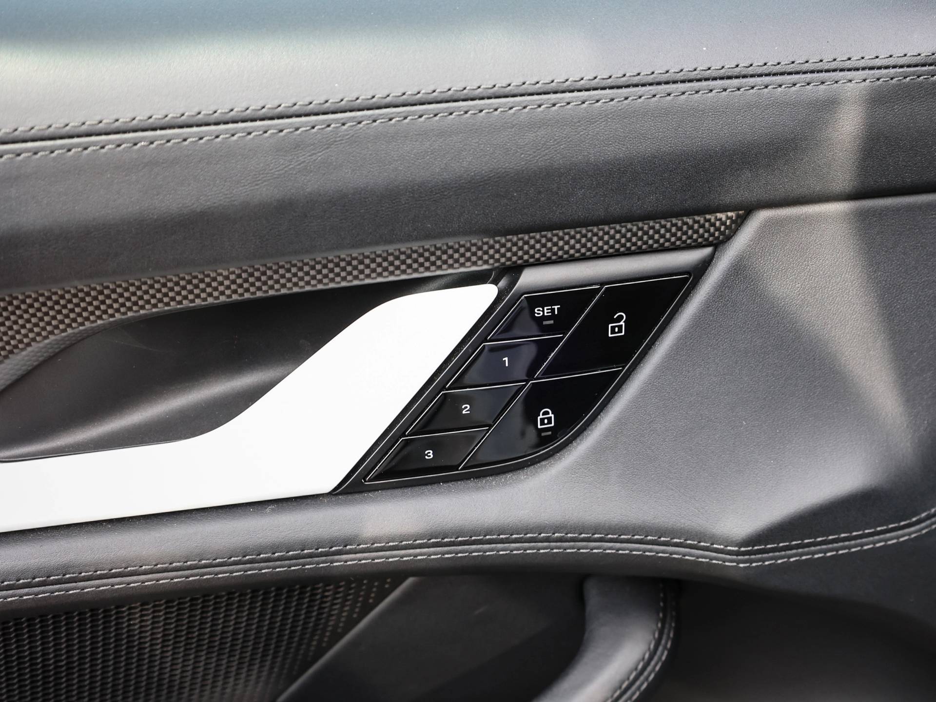 Taycan Turbo S, photo 28 of 28