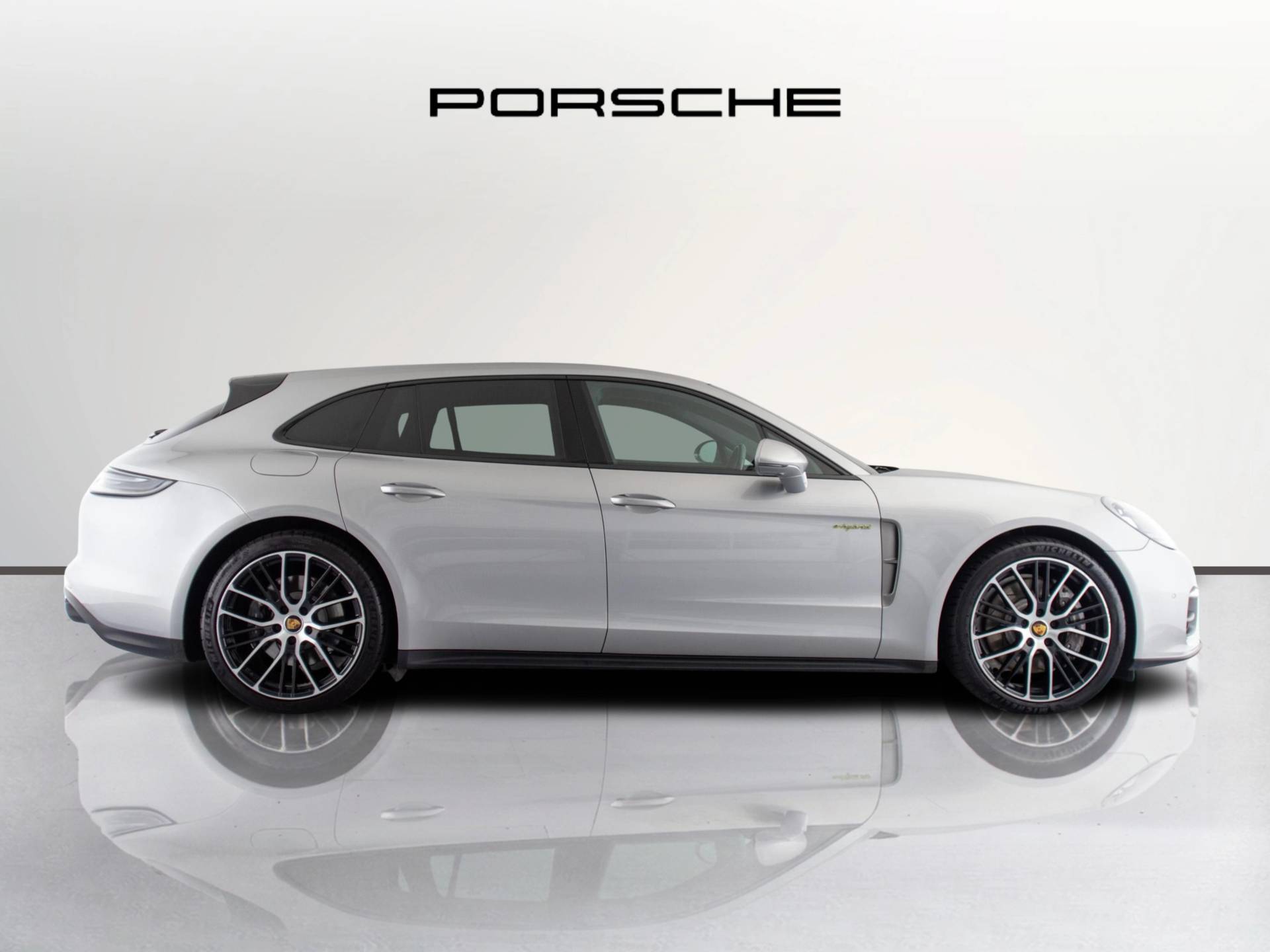Panamera 4 E-Hybrid Sport Turismo, photo 2 of 61