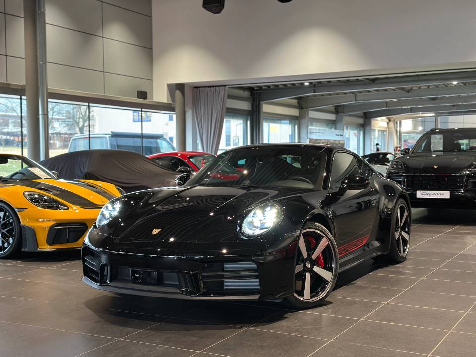 Elegantes Porsche Zentrum Lorrach Bilder