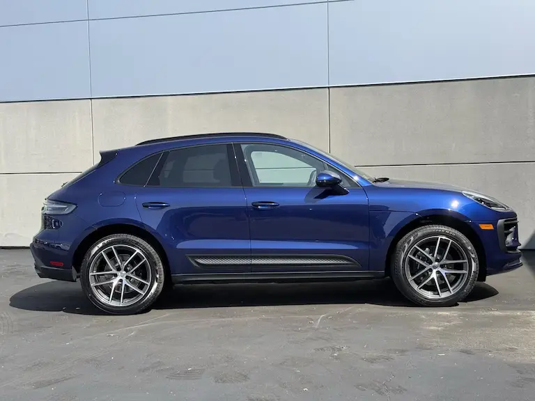 2025 Porsche Macan Base - Photo 15