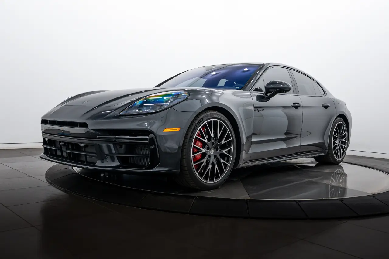 2026 Porsche Panamera Turbo E-Hybrid - Photo 8