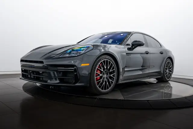 2026 Porsche Panamera Turbo E-Hybrid - Photo 6